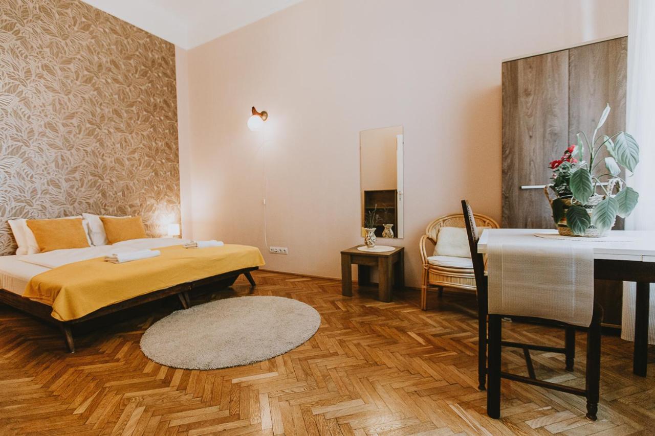 Budapest Folk Apartment 60Sm Spacious And Bright エクステリア 写真